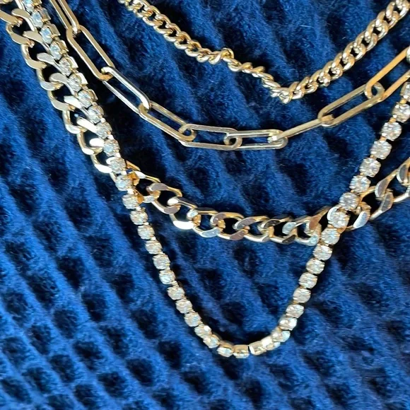 Gold multiple chain necklace - Picture 3 of 4
